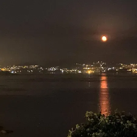 2 Bed Sleeps 4 - Two Tvs - Free Parking * Portonovo