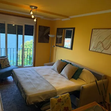 2 Bed Sleeps 4 - Two Tvs - Free Parking Apartamento *