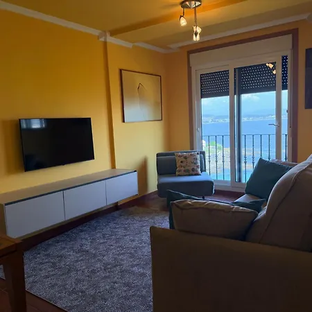 2 Bed Sleeps 4 - Two Tvs - Free Parking Portonovo