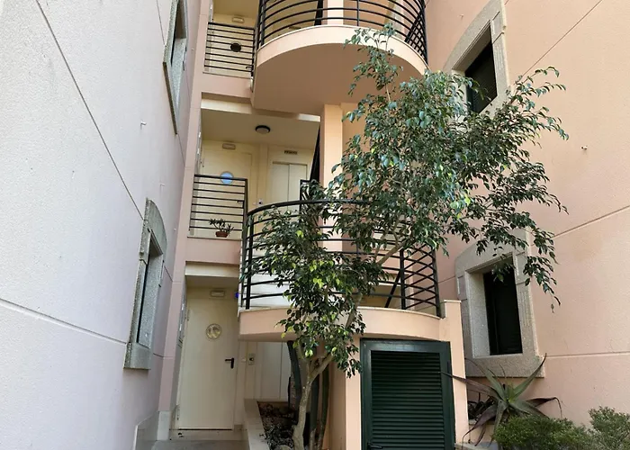 Appartement 2 Bed Sleeps 4 - Two Tvs - Free Parking *